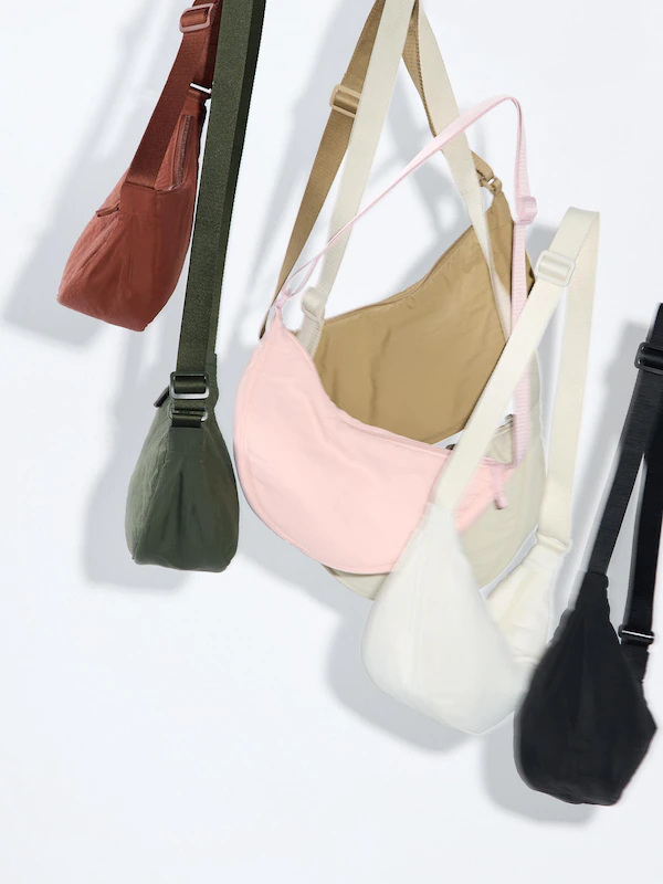 Uniqlo Round Mini Shoulder Bag color range